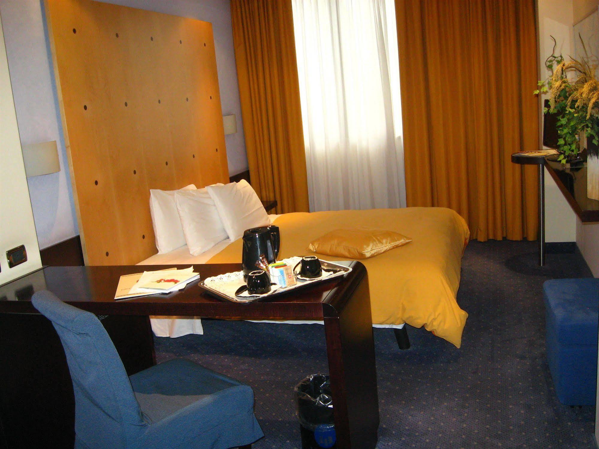 Hotel Imperatori Rome Exterior photo